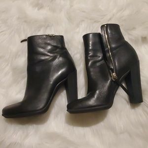 Clavin Klein ankle length leather boot